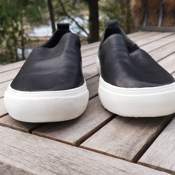 3 for $30 Gap slip-ons - Picture 6 of 8